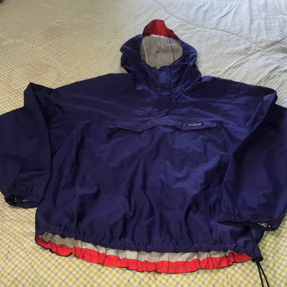 Patagonia Size L Raincoat